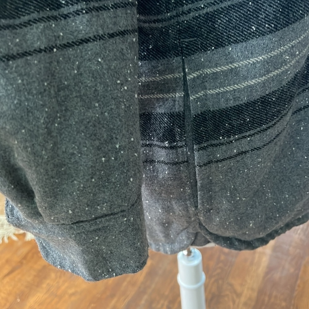 Levi’s Flannel Button Down Shirt/Shacket Gray Ful… - image 7